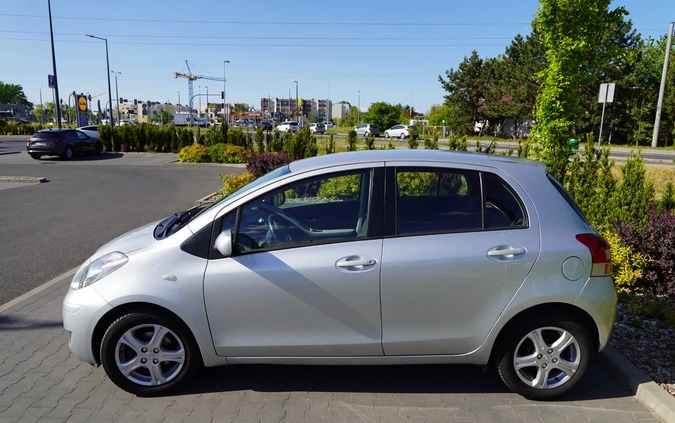 Toyota Yaris cena 18900 przebieg: 213438, rok produkcji 2011 z Toruń małe 172